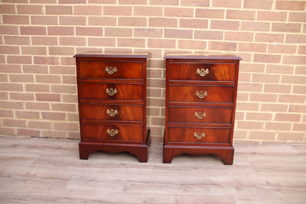 Pair of Vintage Mahogany Bedside Chests - Image 4